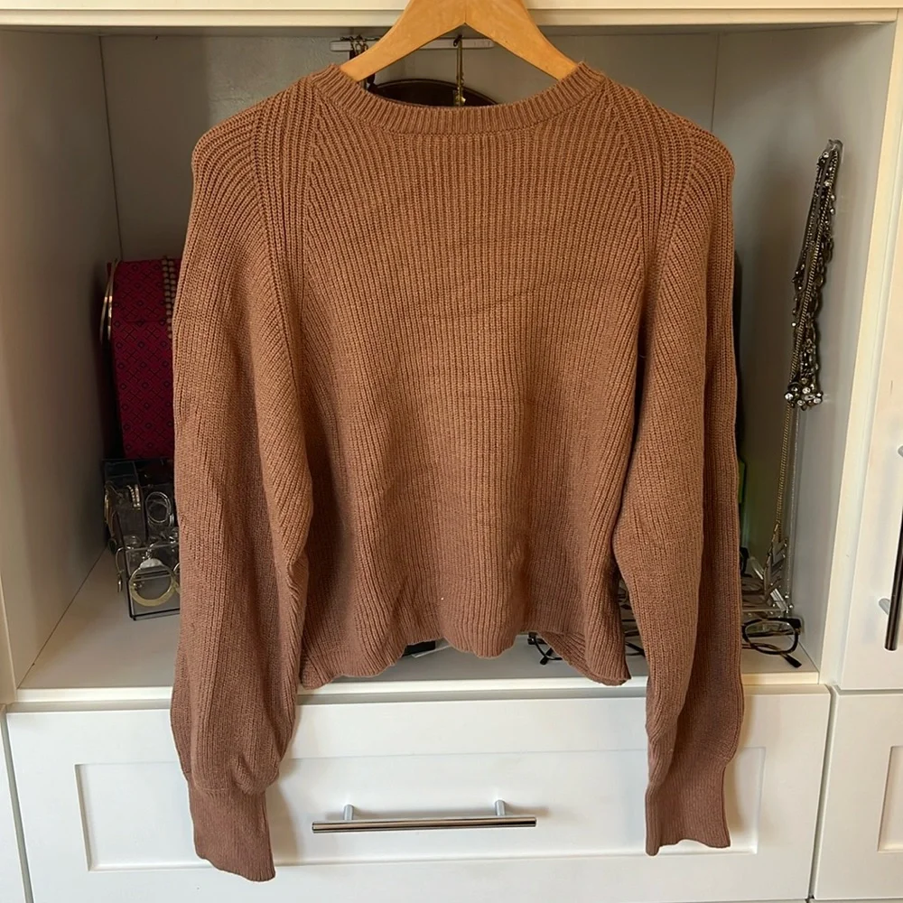 Tan sweater with split open back - Picture 1 of 3